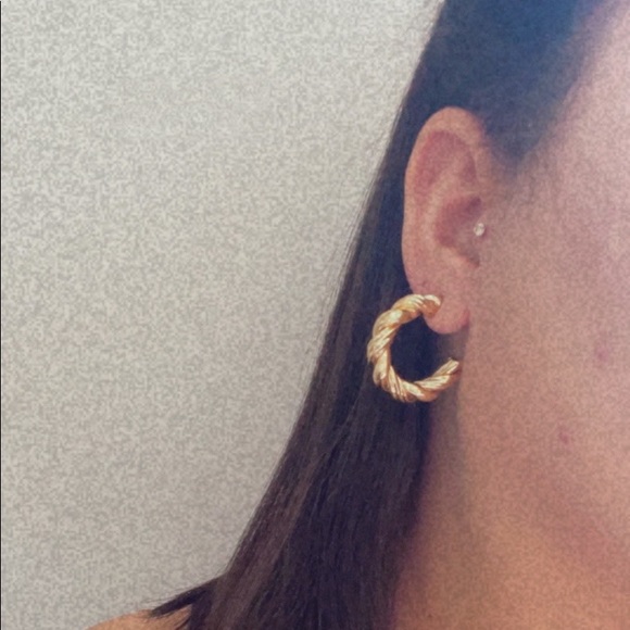 Twisted Hoop Earrings - 18K gold filled - Picture 3 of 3